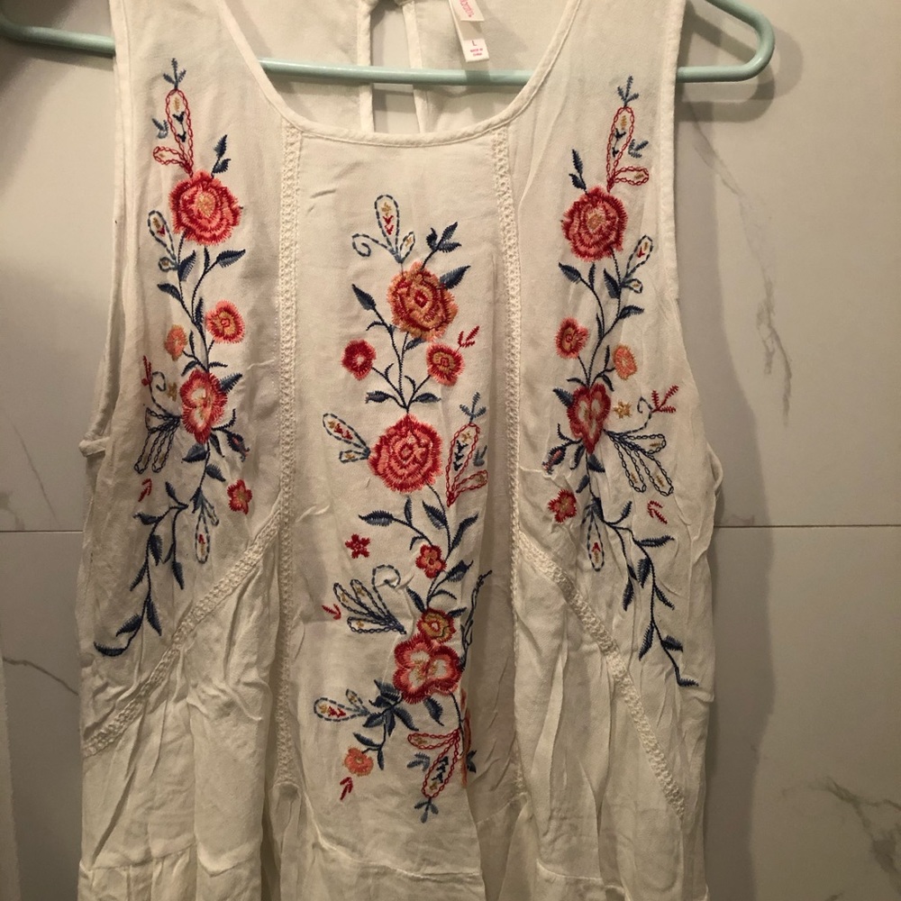 White Flower Embroidered T-Shirt